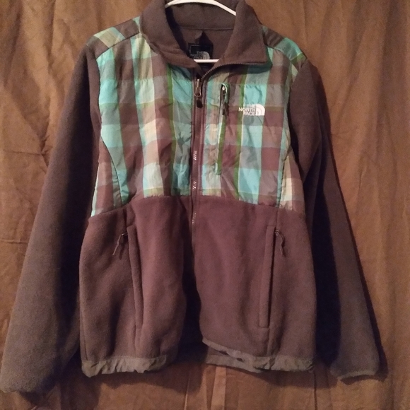 Worn twice EUC- North face zip-up jacket.